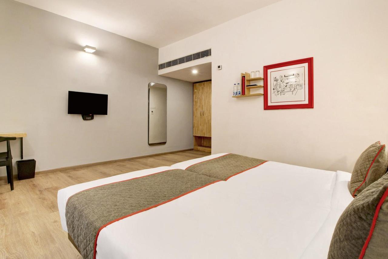 Oyo Townhouse 9 Hitech City Hyderabad Exterior photo